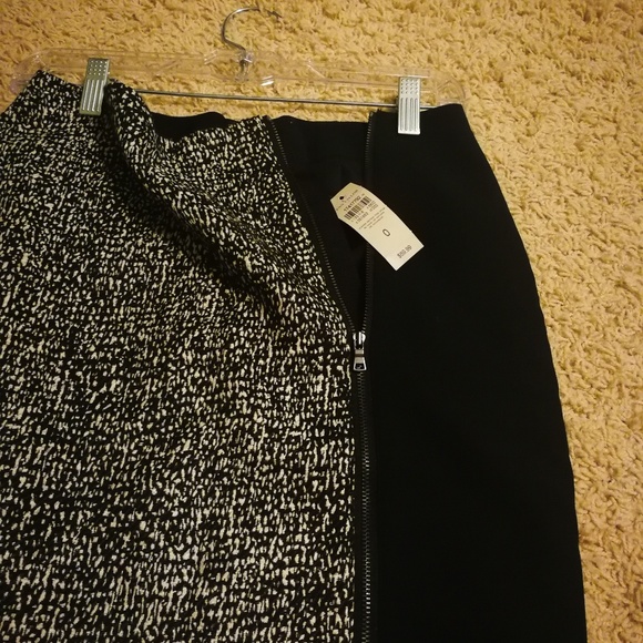 Brand New Ann Taylor pencil skirt (size 0) - Picture 3 of 4